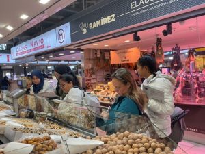 Gimcana lingüística al Mercat 11 de Setemebre